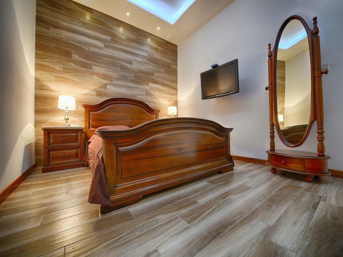 Qala Anthony'S Maisonetteヴィラ エクステリア 写真
